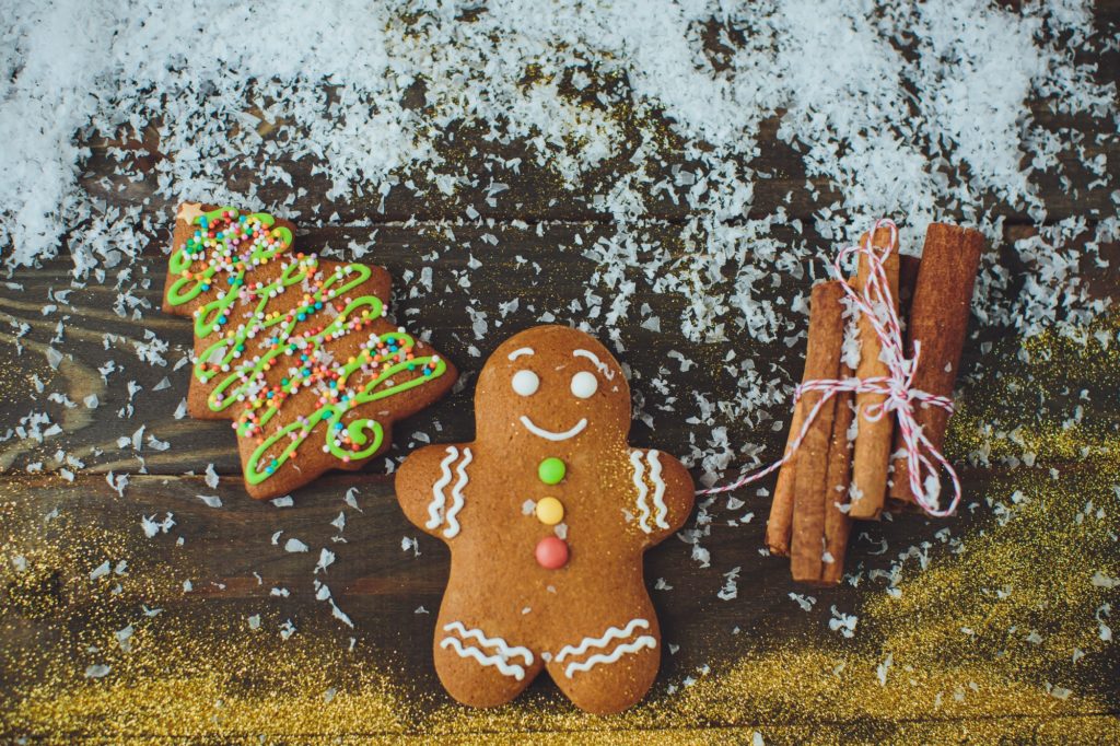 Gingerbread Cookies: Christmas tree and man. New Year's concert